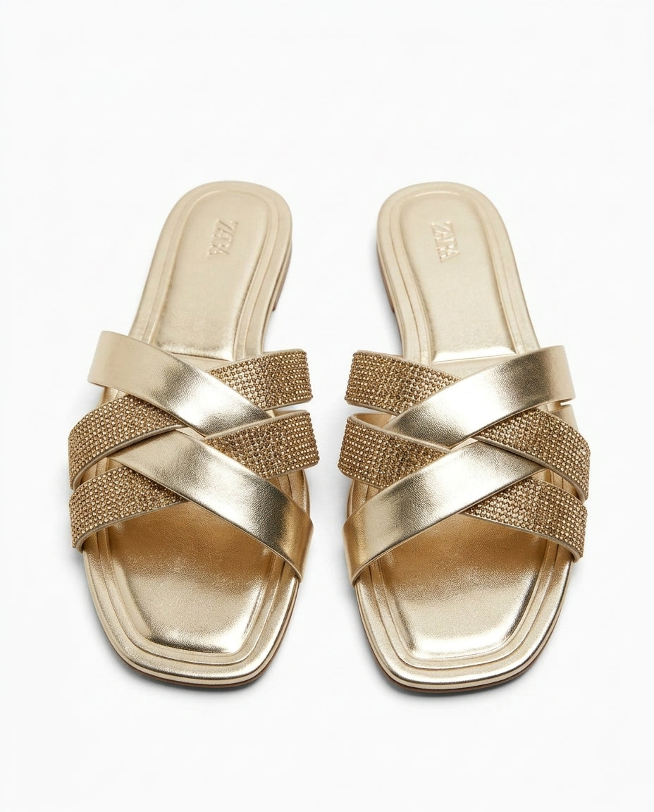 Sandales plates dorées Zara avec brides croisées à strass