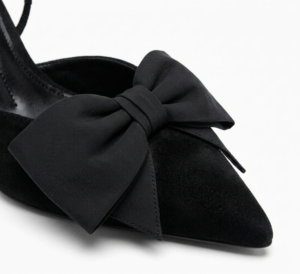 Escarpin noir à bout pointu avec nœud Zara