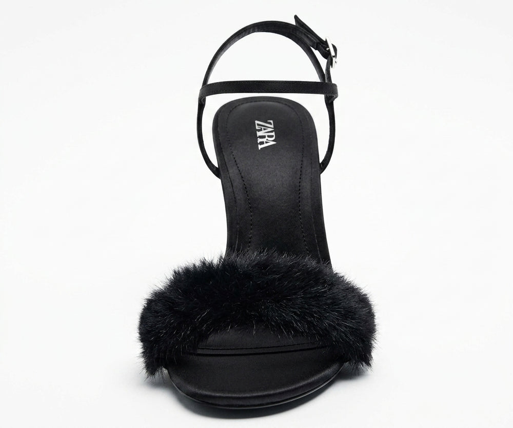 Sandales à talons Zara noires avec fourrure