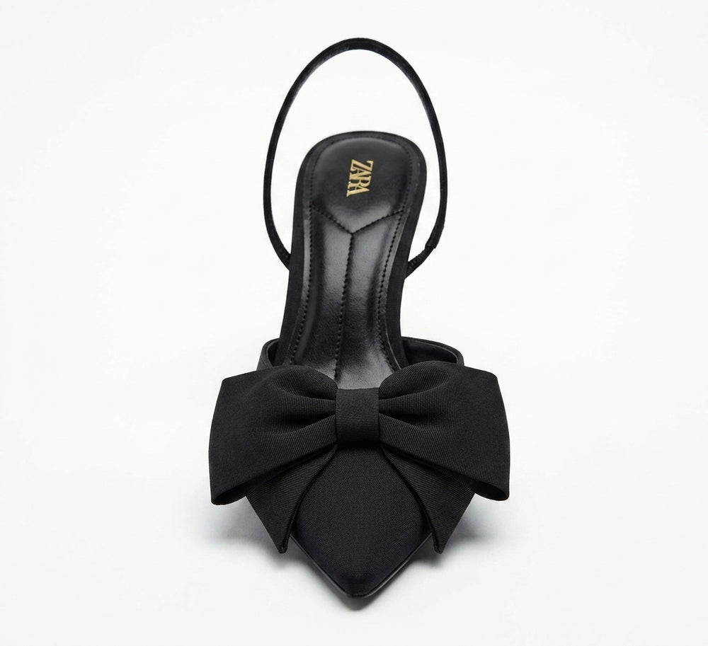 Escarpin noir à bout pointu avec nœud Zara