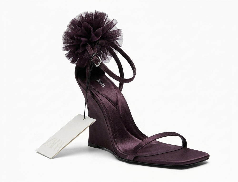 Sandale compensée Zara violette avec fleur à la cheville