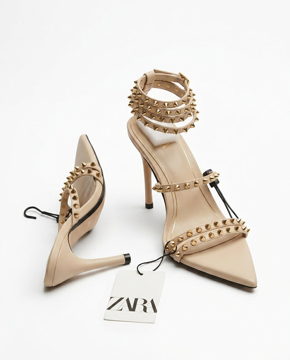 Sandale à talons Zara beige avec clous dorés | KTHSHOP