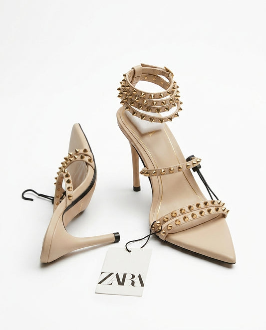 Sandale à talons Zara beige avec clous dorés | KTHSHOP