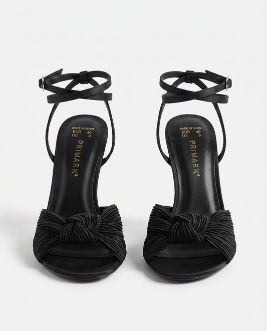 Sandales à talons hauts Primark noires avec détail plissé et nœud | KTHSHOP