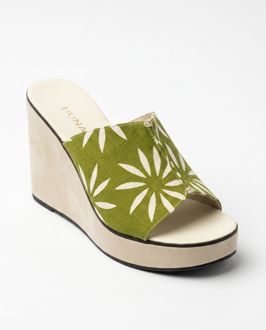 Mule compensée verte à motif floral