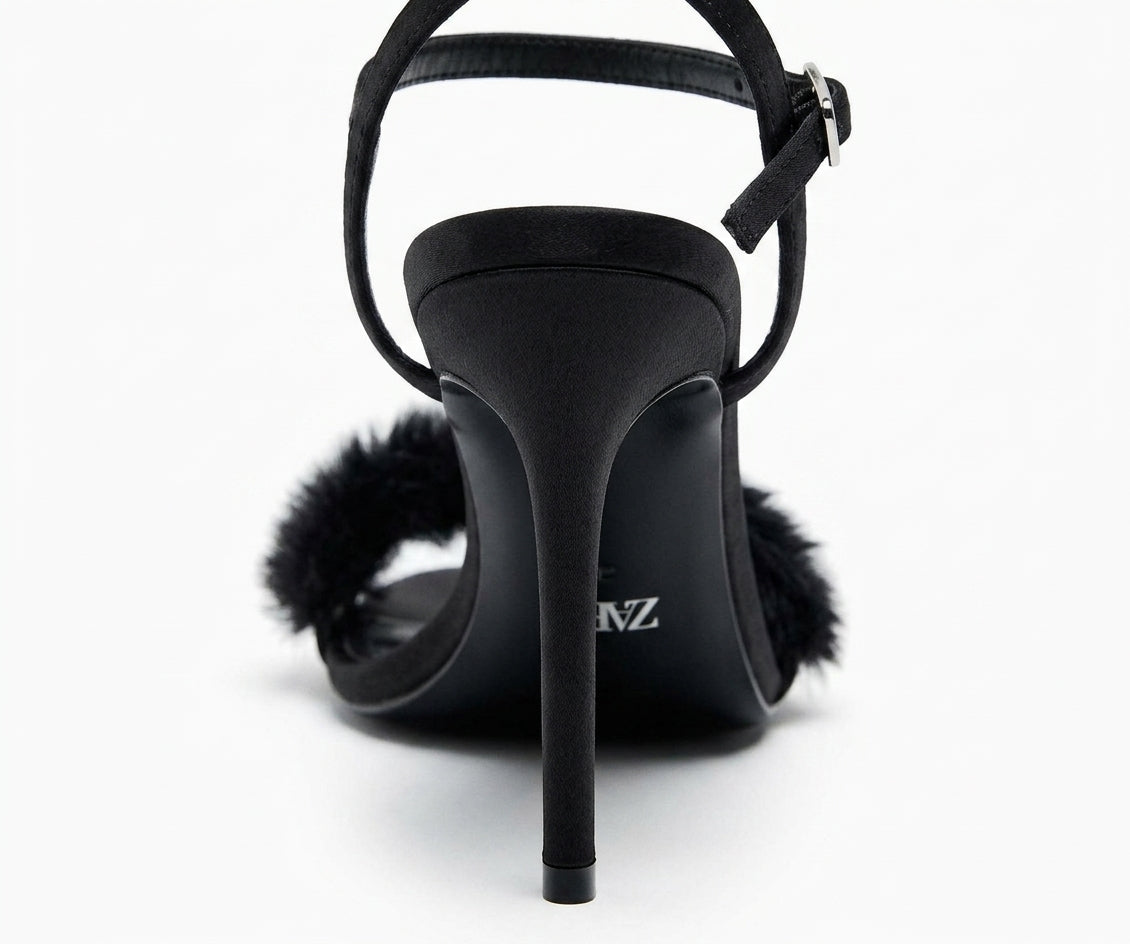 Sandales à talons Zara noires avec fourrure
