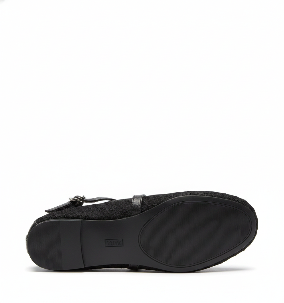 Ballerines Zara en dentelle noire avec brides croisées