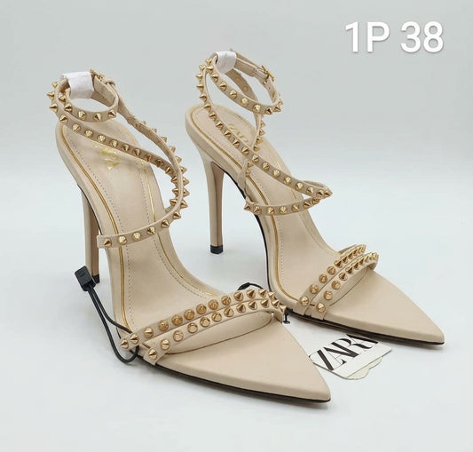 Escarpins Zara beige à clous