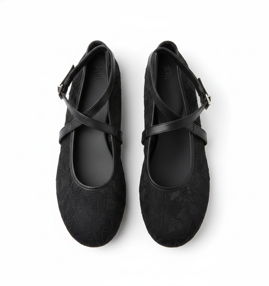 Ballerines Zara en dentelle noire avec brides croisées