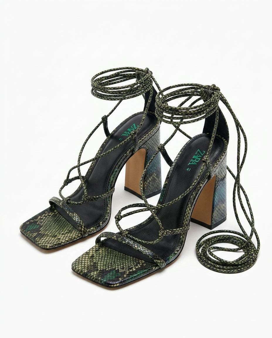 Sandales à talons lacées motif peau de serpent