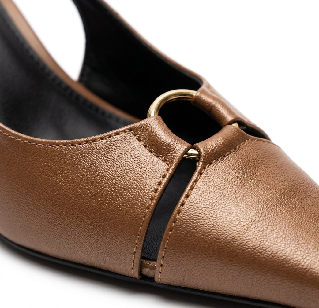 Escarpins slingback marron à bout pointu