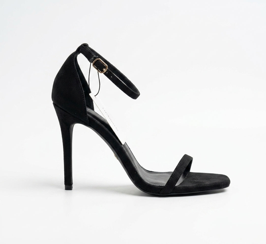 Sandale noire à talons hauts et bride cheville