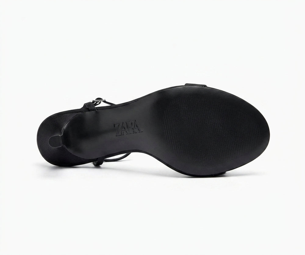 Sandales à talons Zara noires avec fourrure