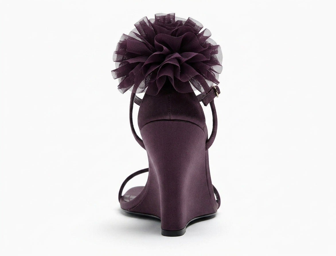 Sandale compensée Zara violette avec fleur à la cheville