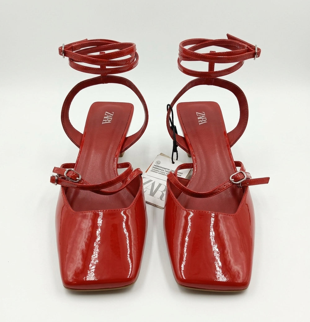 Chaussure plate rouge Zara à bout carré avec brides