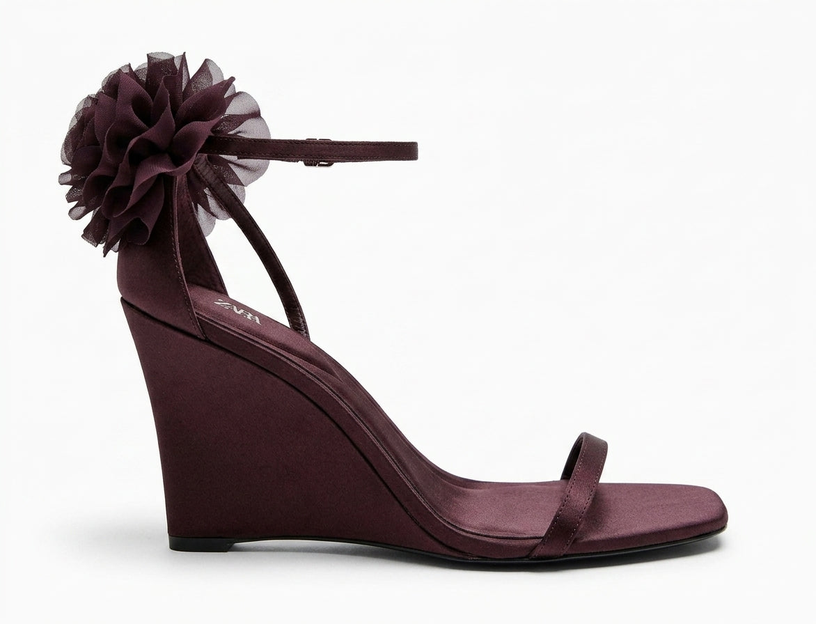 Sandale compensée Zara violette avec fleur à la cheville