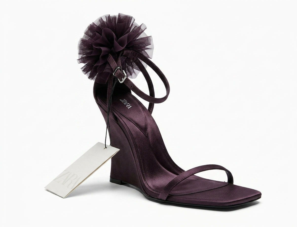 Sandale compensée Zara violette avec fleur à la cheville