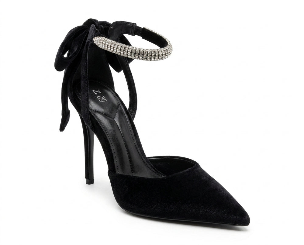 Escarpins noirs à bout pointu avec bride à strass