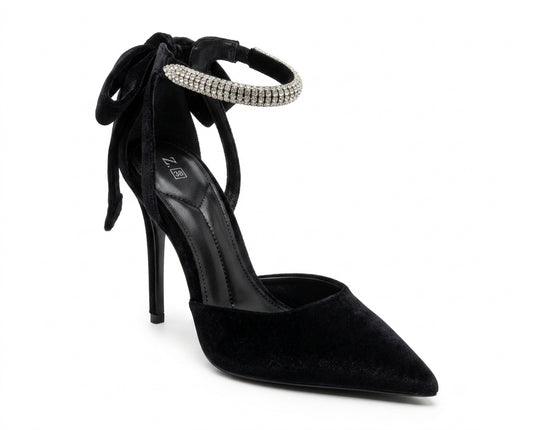 Escarpins noirs à bout pointu avec bride à strass