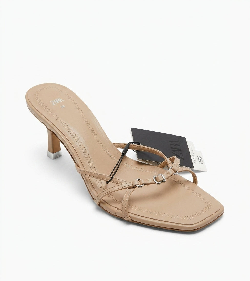 Sandales à lanières beiges Zara